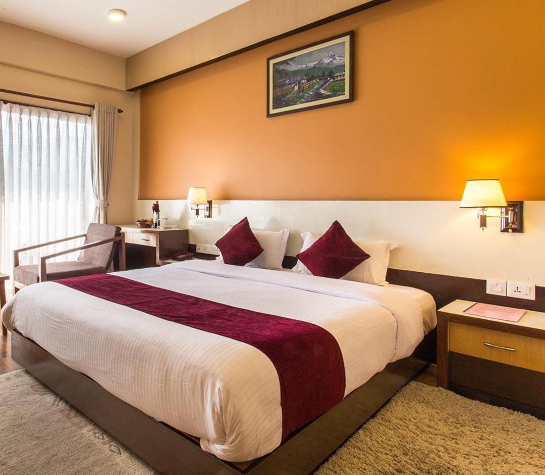 Hotel Queens Park Pokhara Exterior foto