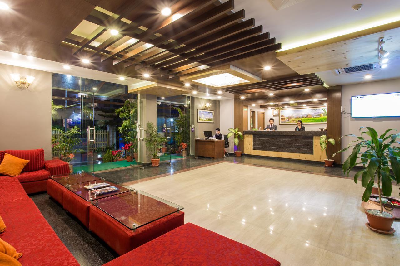 Hotel Queens Park Pokhara Exterior foto