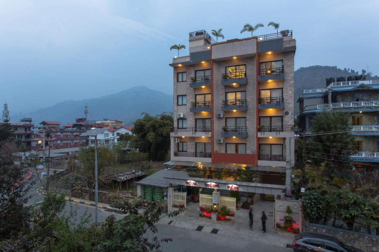 Hotel Queens Park Pokhara Exterior foto