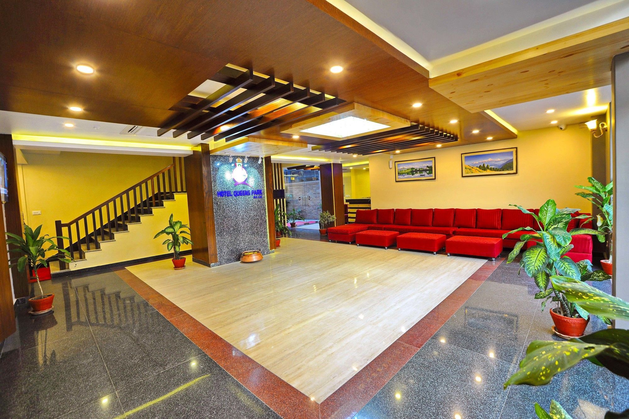 Hotel Queens Park Pokhara Exterior foto