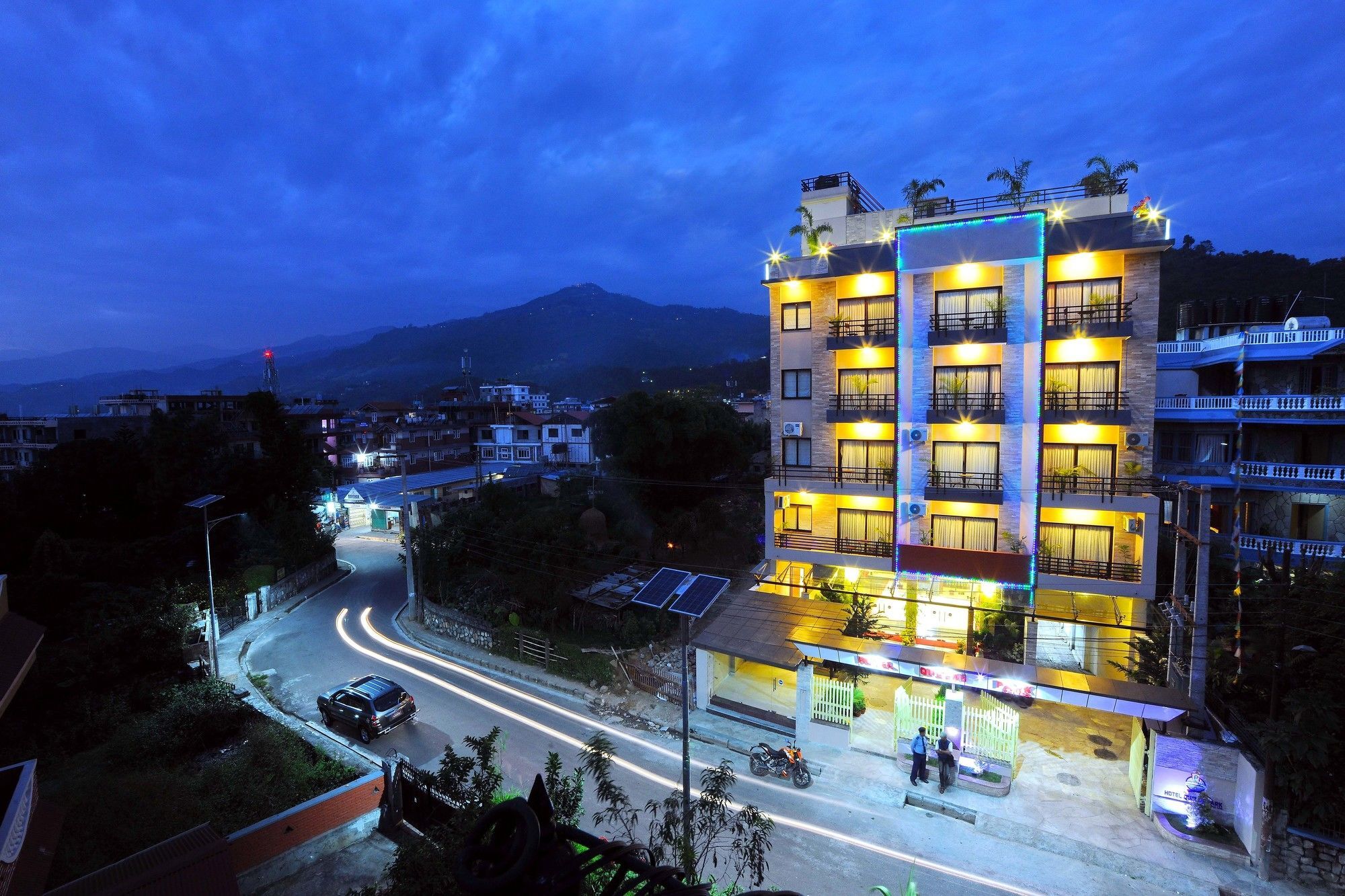 Hotel Queens Park Pokhara Exterior foto